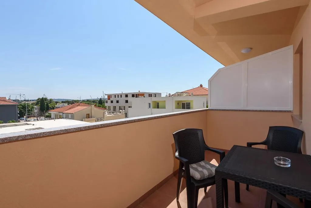 Apartments Robi Trogir