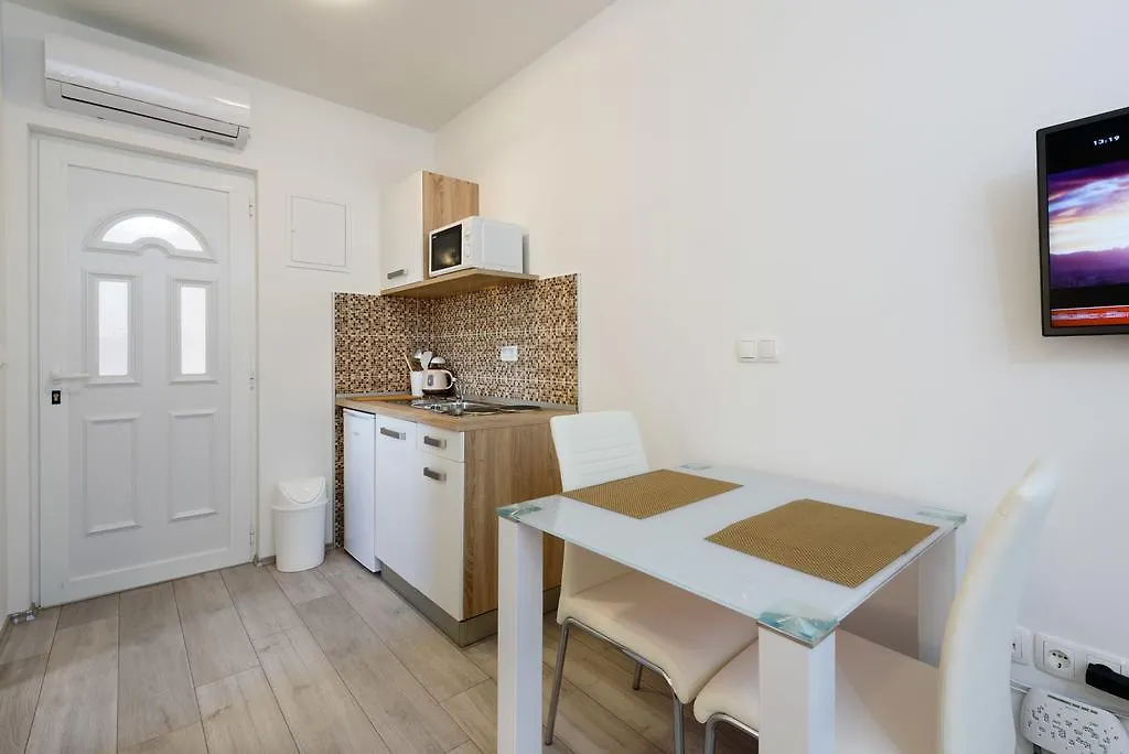 Apartments Robi Trogir